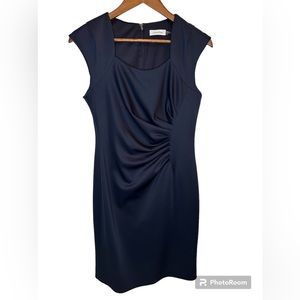 Beautiful CALVIN KLEIN Navy Dress Sz 6 Slimming Ruched Side